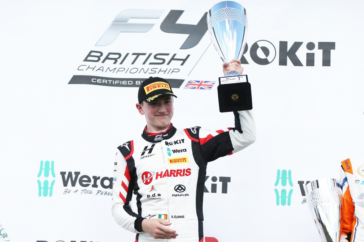 Dunne makes it five with dominant drive in Thruxton finale