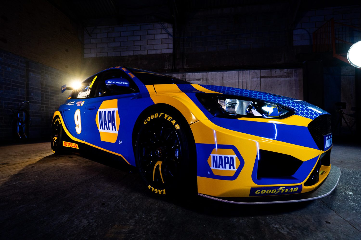 Cammish & Sutton Reveal Scorching Hot Napa Racing UK Livery